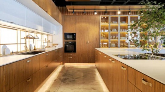 Criar um ambiente que combina refinamento e durabilidade é a chave para uma cozinha bem planejada.